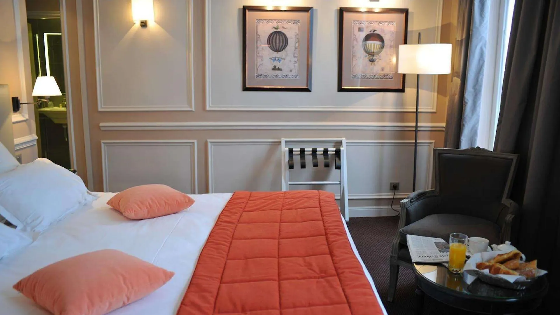 Hotel De L'Universite Paris 3*,  France
