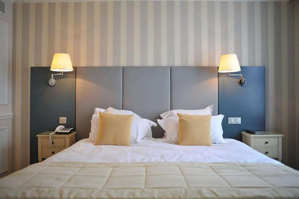 Hotel De L'Universite Paris